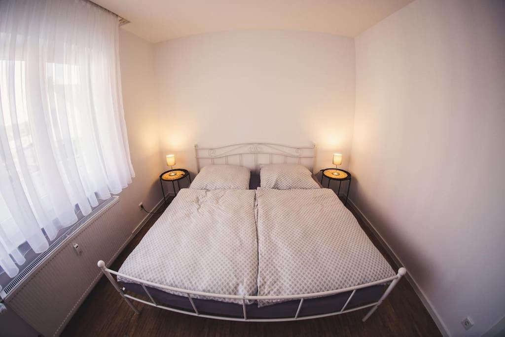 Wunderschoene Neue 3,5 Zimmerwohnung Naehe Kassel Bis 4 Erwachsene 3 Kinder Fuldatal Exterior photo