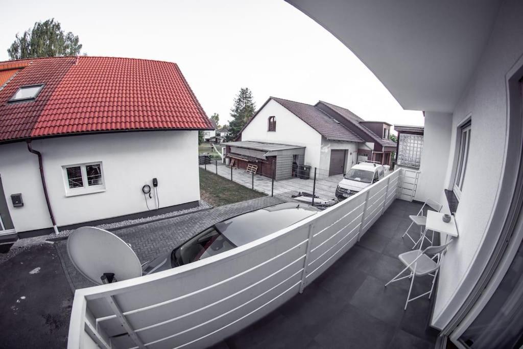 Wunderschoene Neue 3,5 Zimmerwohnung Naehe Kassel Bis 4 Erwachsene 3 Kinder Fuldatal Exterior photo