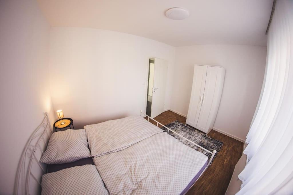 Wunderschoene Neue 3,5 Zimmerwohnung Naehe Kassel Bis 4 Erwachsene 3 Kinder Fuldatal Exterior photo