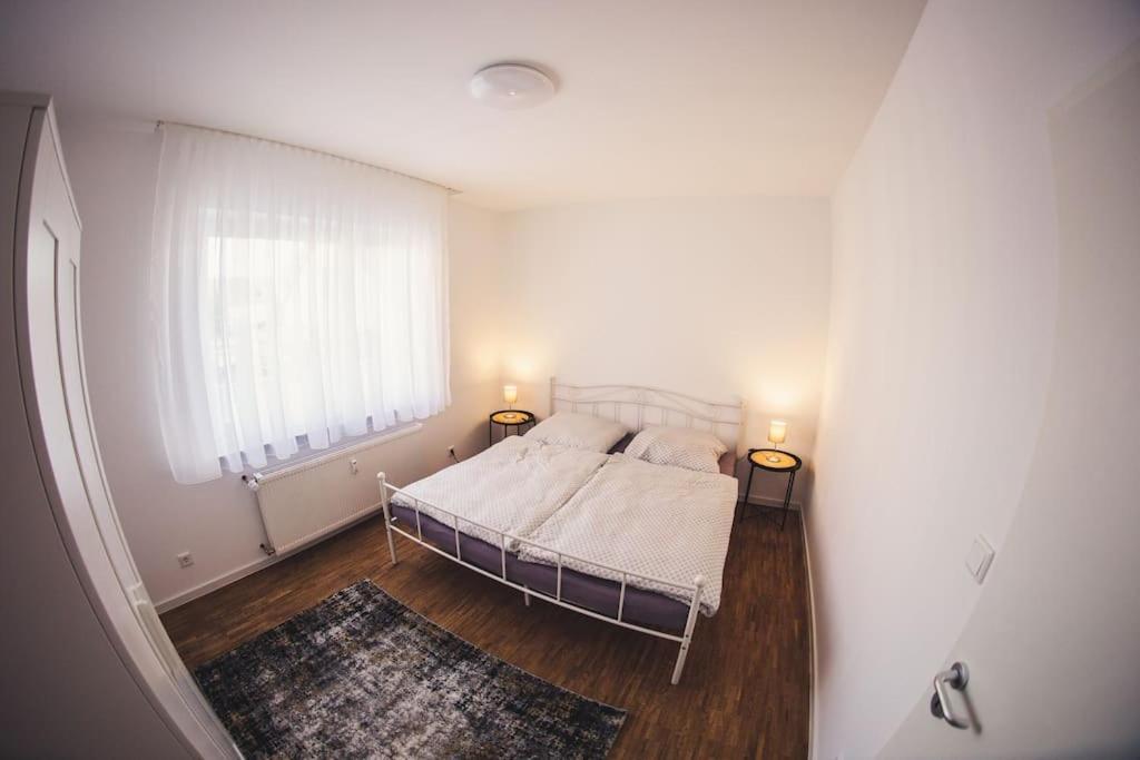 Wunderschoene Neue 3,5 Zimmerwohnung Naehe Kassel Bis 4 Erwachsene 3 Kinder Fuldatal Exterior photo